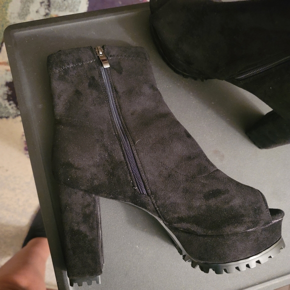 New: Size 11- Black Faux Suede Peep Toe Block Bootie - Picture 5 of 7